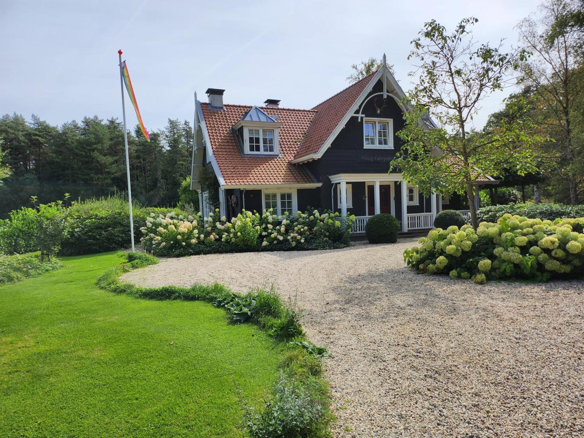 Huize Koempoelan Bed & Breakfast Naarden Exterior photo