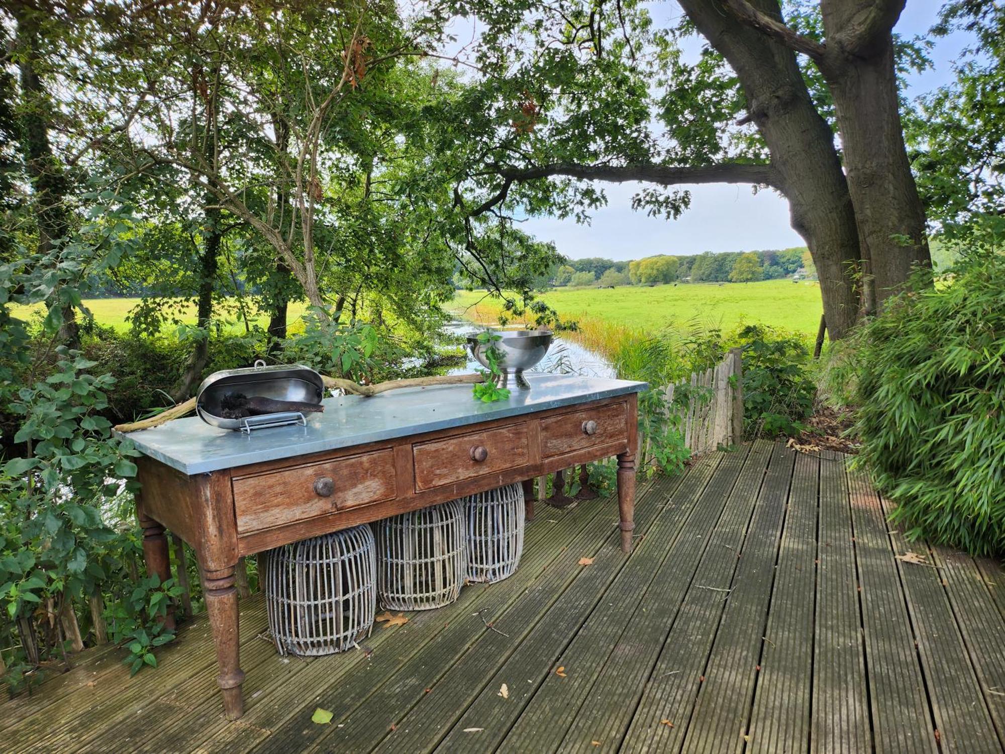 Huize Koempoelan Bed & Breakfast Naarden Exterior photo